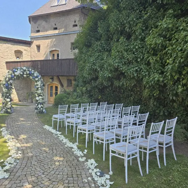 Tiffany-Stühle für Ihre Hochzeit von Trauner Eventmöbel